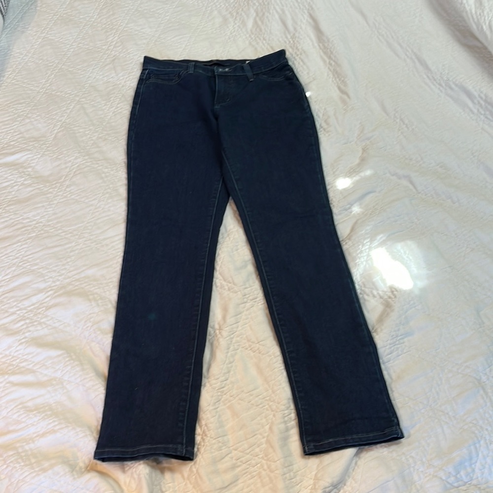 Levi’s “Perfectly slimming 512 skinny jeans” dark wash size 8